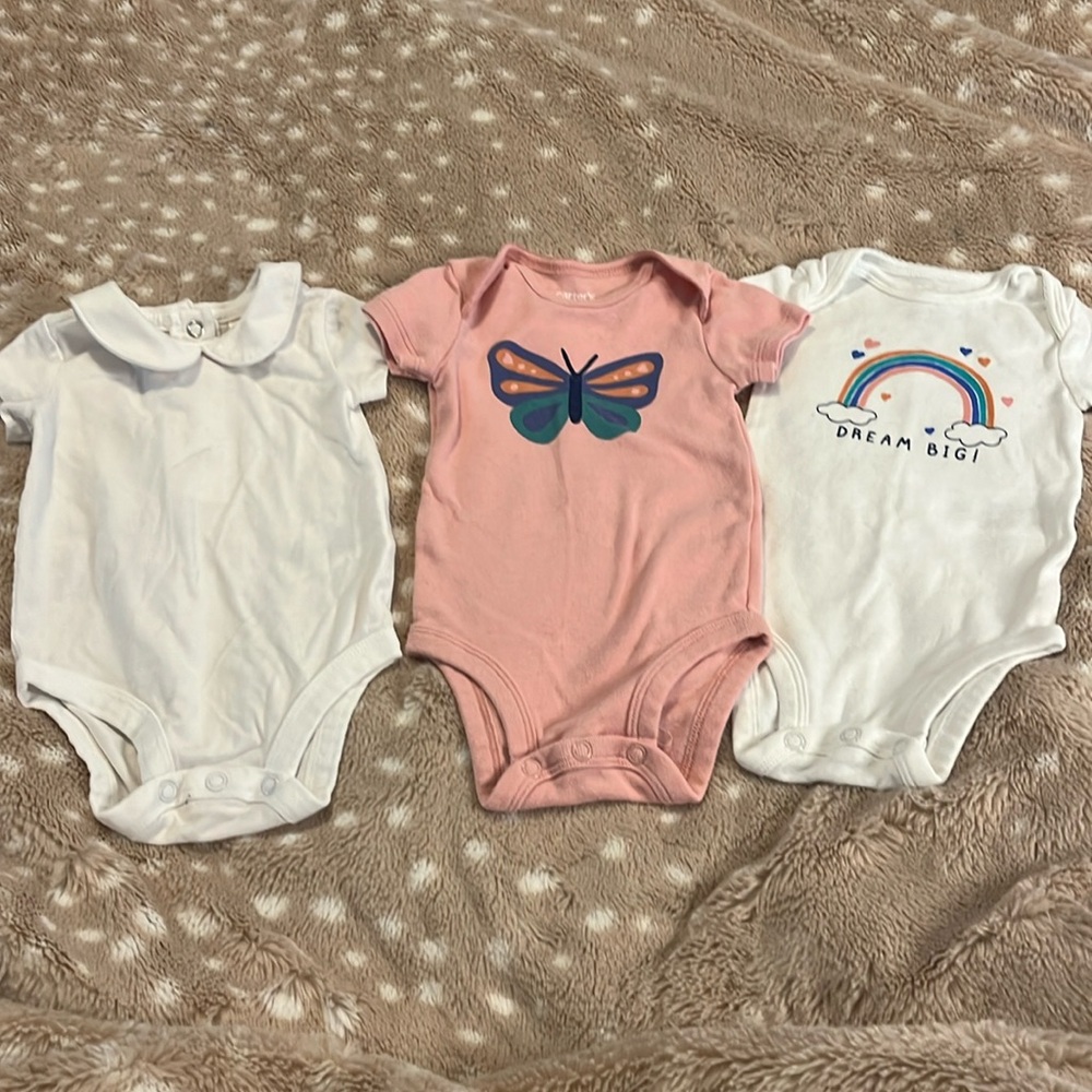 Carter’s / Oshkosh B’Gosh set of 3 bodysuits size 3 months